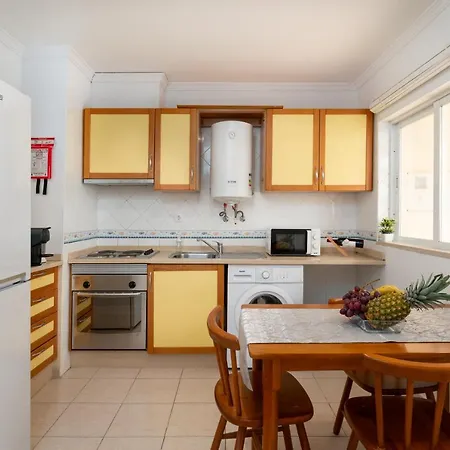 Lofty Restful Flat W/ Balcony - Vilamoura Quarteira
